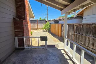 7233 Lindale Dr, Sacramento, CA 95828 - Photo 28