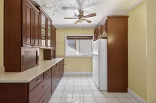 3265 McKinley Blvd, Sacramento, CA 95816 - Photo 14