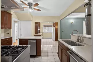 3265 McKinley Blvd, Sacramento, CA 95816 - Photo 10