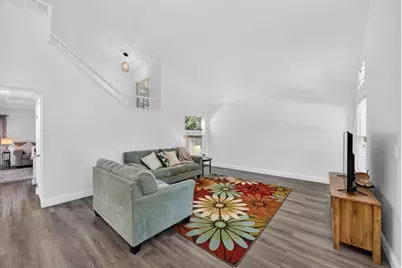 9286 Laguna Green Court, Elk Grove, CA 95758 - Photo 4