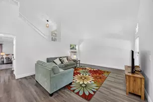 9286 Laguna Green Ct, Elk Grove, CA 95758 - Photo 4