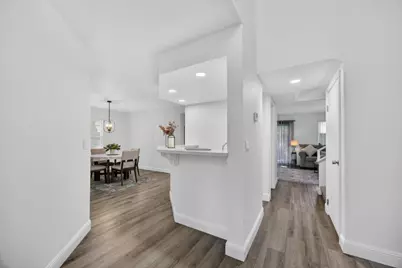 9286 Laguna Green Court, Elk Grove, CA 95758 - Photo 8