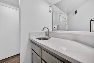 9286 Laguna Green Court, Elk Grove, CA 95758 - Photo 14