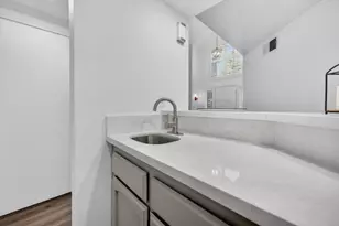 9286 Laguna Green Ct, Elk Grove, CA 95758 - Photo 14