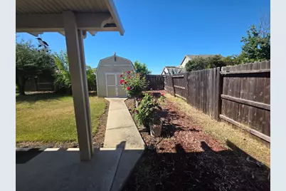 1056 Hacienda Drive, Plumas Lake, CA 95961 - Photo 16