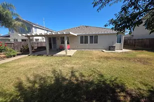 1056 Hacienda Dr, Plumas Lake, CA 95961 - Photo 2
