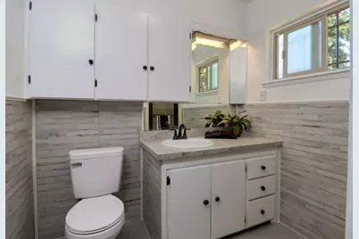 2255 Empress Street, Sacramento, CA 95815 - Photo 16