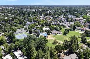 800 Woodside Ln, Sacramento, CA 95825 - Photo 28