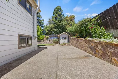 2295 S Crest Avenue, Martinez, CA 94553 - Photo 34