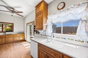 2295 S Crest Ave, Martinez, CA 94553 - Photo 18