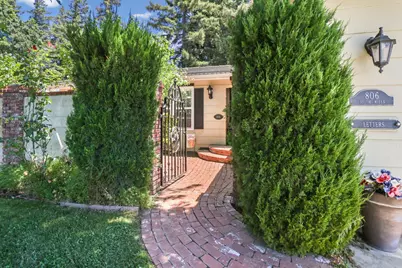 806 S Mills Avenue, Lodi, CA 95242 - Photo 2