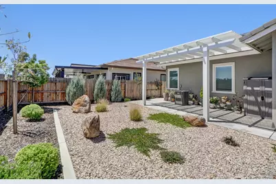 9230 Stillwagon Street, Elk Grove, CA 95624 - Photo 2