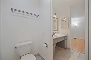 724 Woodside Ln E, Sacramento, CA 95825 - Photo 16