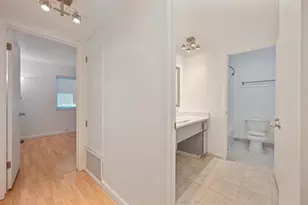 724 Woodside Ln E, Sacramento, CA 95825 - Photo 18