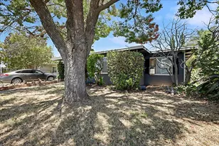 6025 34th Ave, Sacramento, CA 95824 - Photo 2