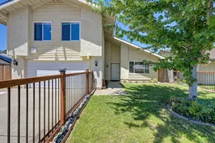 9241 Linda Rio Dr, Sacramento, CA 95826 - Photo 10