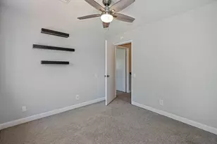 9241 Linda Rio Dr, Sacramento, CA 95826 - Photo 40