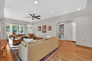 3957 Miller Way, Sacramento, CA 95817 - Photo 8