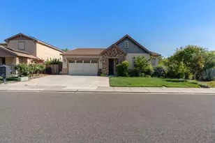1017 Kumara, Manteca, CA 95337 - Photo 2
