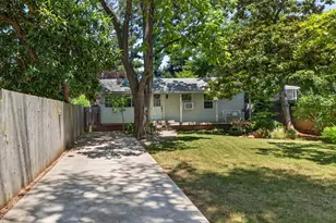 9161 Grove St, Elk Grove, CA 95624 - Photo 2