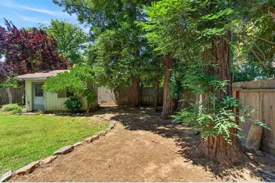 9161 Grove Street, Elk Grove, CA 95624 - Photo 32