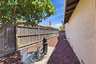 7436 Golden Oak Wy, Sacramento, CA 95831 - Photo 32