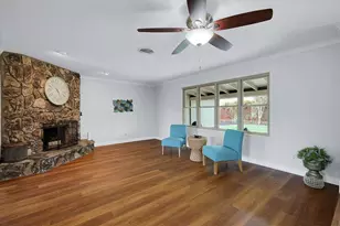 1570 Elizabeth Ln, Yuba City, CA 95993 - Photo 6