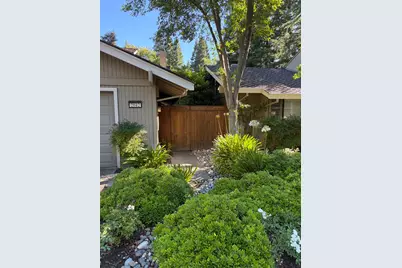 2042 University Park Drive, Sacramento, CA 95825 - Photo 2