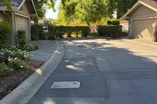 2042 University Park Dr, Sacramento, CA 95825 - Photo 6