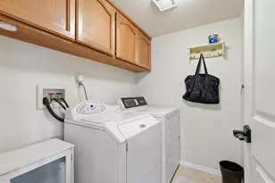 8904 Royal Gate Way, Elk Grove, CA 95624 - Photo 44