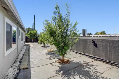 3529 Lindenwood Way, Sacramento, CA 95826 - Photo 32