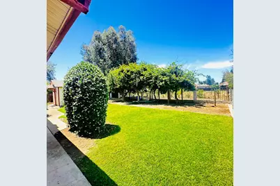 1633 Walnut, Escalon, CA 95320 - Photo 22