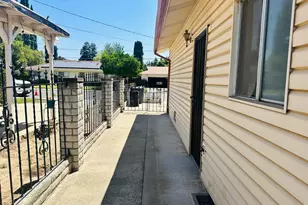 1633 Walnut, Escalon, CA 95320 - Photo 20