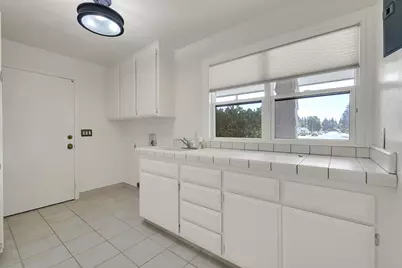 1700 Elizabeth Lane, Yuba City, CA 95993 - Photo 8