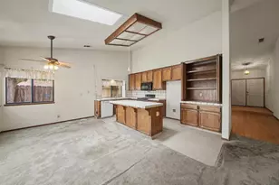 2701 Twin Oak Ln, Modesto, CA 95355 - Photo 12