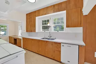 916 Mission Way, Sacramento, CA 95819 - Photo 16