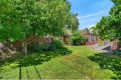 916 Mission Way, Sacramento, CA 95819 - Photo 40