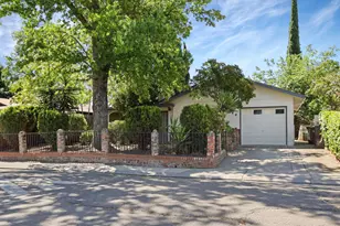 2044 Del Rio Dr, Stockton, CA 95204 - Photo 2