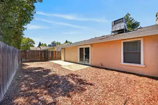 8120 La Almendra Way, Sacramento, CA 95823 - Photo 32