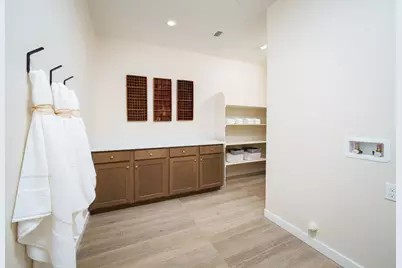 6819 W Oyster Point Lane, Stockton, CA 95219 - Photo 10