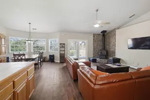 19890 Perimeter Rd, Grass Valley, CA 95949 - Photo 18
