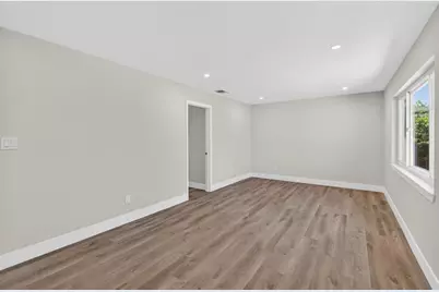 8212 Bruns Way, Sacramento, CA 95828 - Photo 4