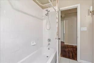 2540 28th St, Sacramento, CA 95818 - Photo 16
