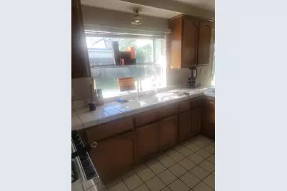 8220 Exbourne Circle, Sacramento, CA 95828 - Photo 8