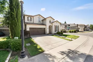 3662 W River Dr, Sacramento, CA 95833 - Photo 4