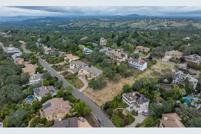 216 Muse Drive, El Dorado Hills, CA 95762 - Photo 14