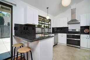 1162 Spruce Tree Cir, Sacramento, CA 95831 - Photo 10