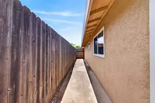 8705 Brigham Way, Sacramento, CA 95826 - Photo 58