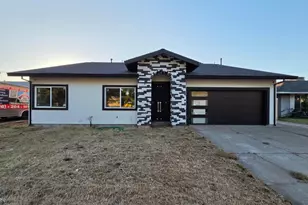 5829 Hillsdale Blvd, Sacramento, CA 95842 - Photo 1