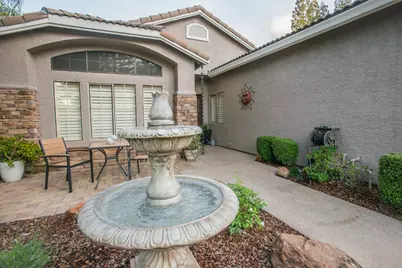 8955 Ashmore Way, Elk Grove, CA 95624 - Photo 4